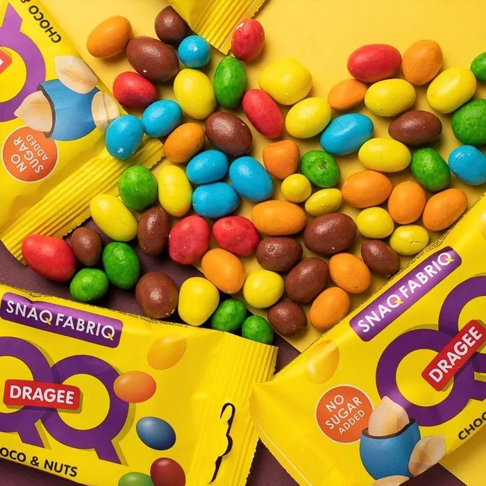 Драже Q&Q Snaq Fabriq в молочном шоколаде с арахисом, 40 г.
